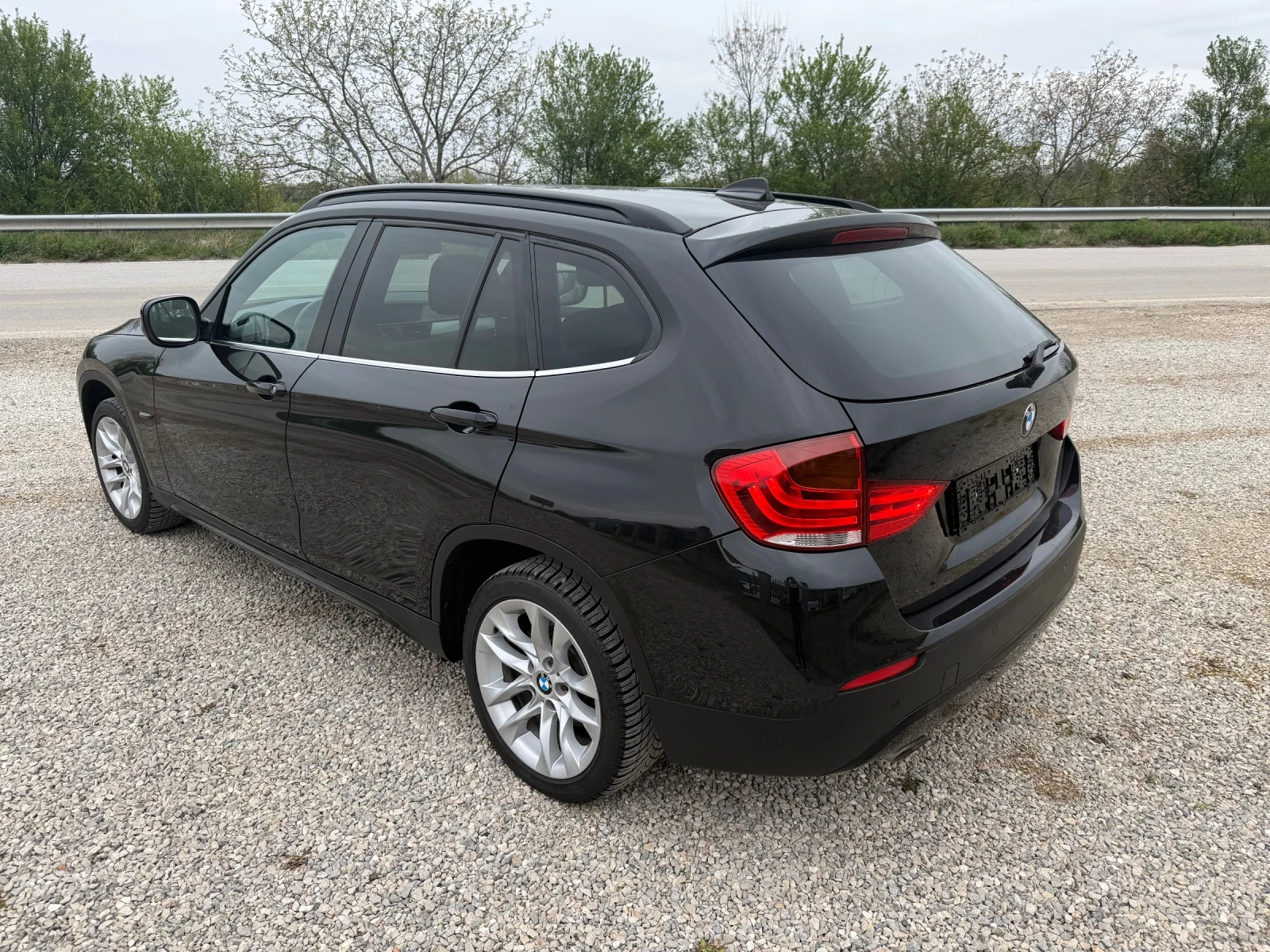 BMW X1 2.3 D АВТОМАТ - изображение 9