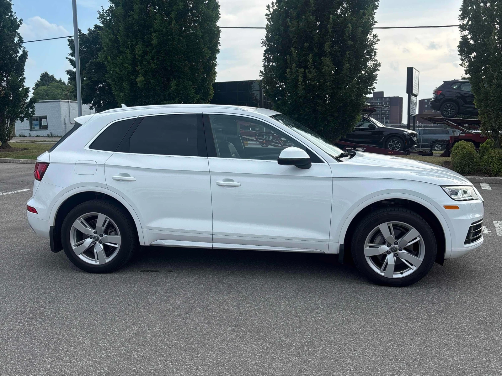 Audi Q5 Technik * ЦЕНА ДО БЪЛГАРИЯ* (CARFAX) - изображение 4