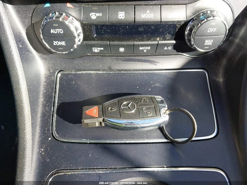 Mercedes-Benz GLA 250, снимка 11 - Автомобили и джипове - 53923849