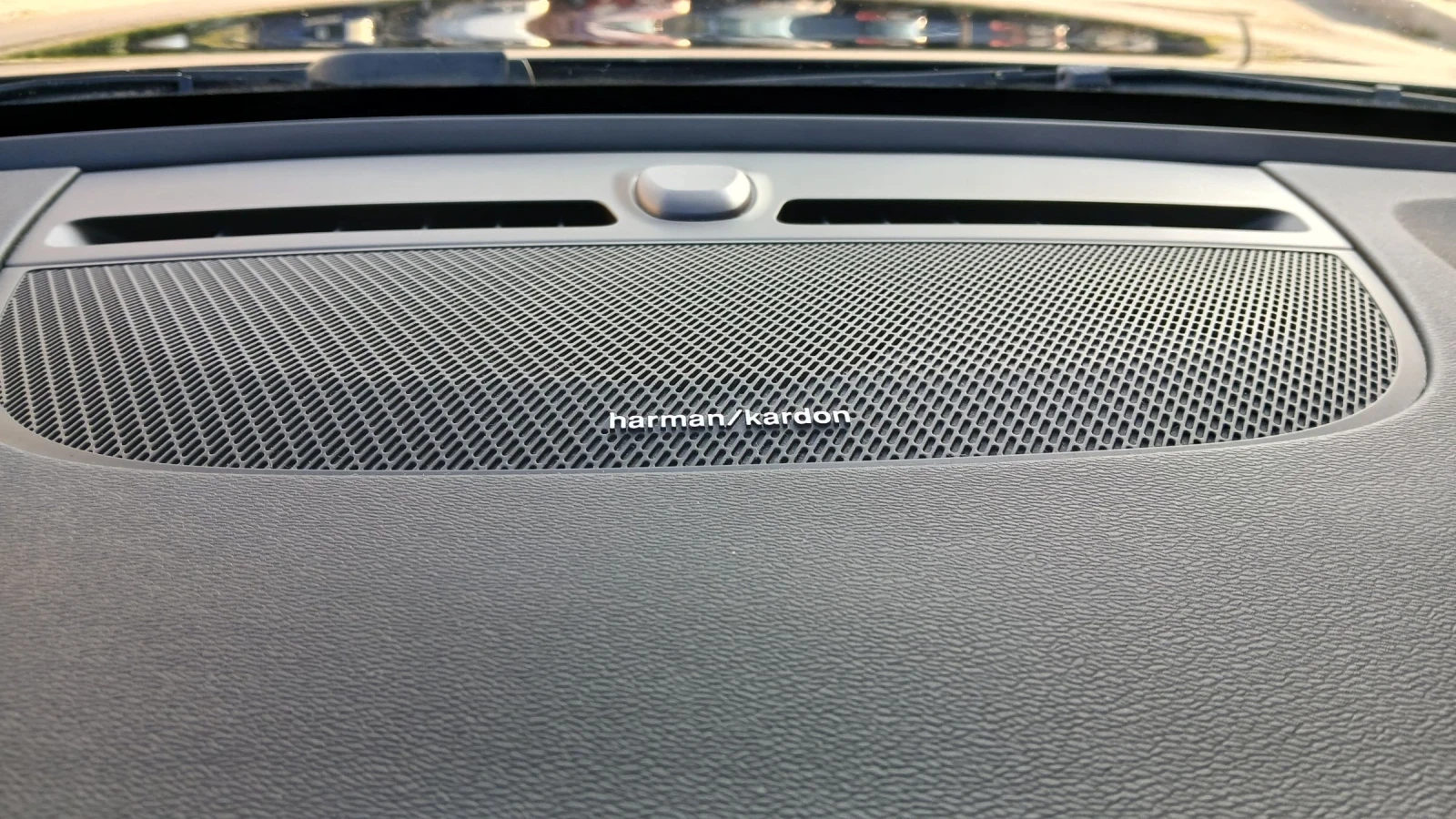 Volvo XC40 R-Design, AWD, 408к.с, cam360, Панорама, Алкантара, снимка 10 - Автомобили и джипове - 54175531