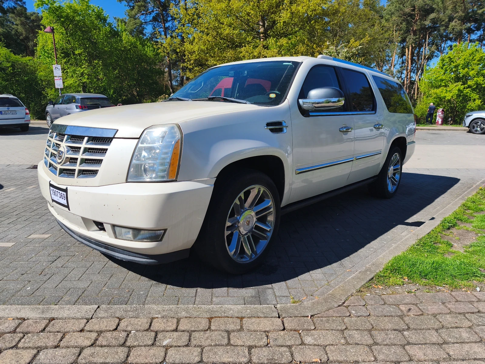 Cadillac Escalade ESV 6.2 V8, снимка 2 - Автомобили и джипове - 54383624