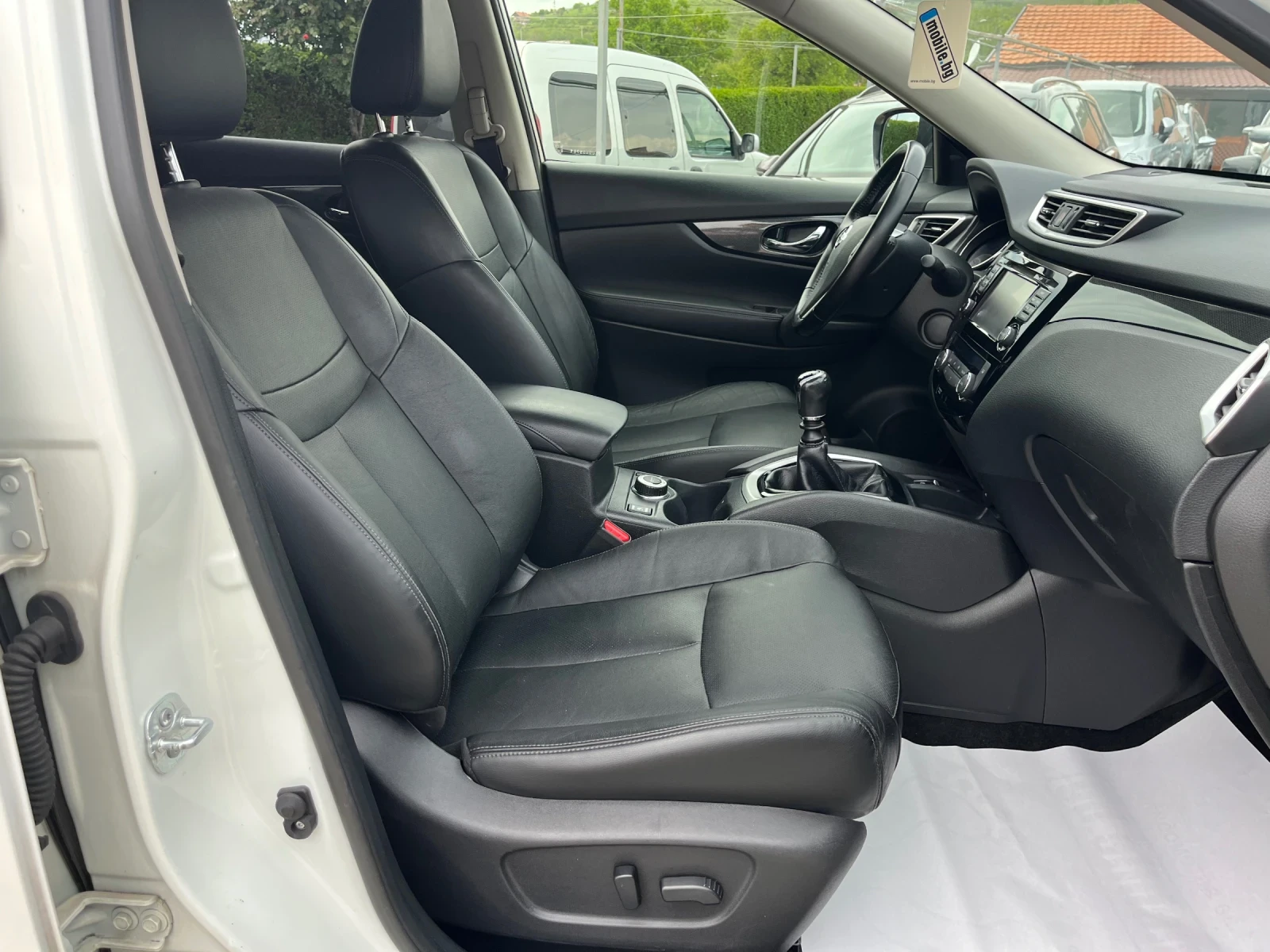 Nissan X-trail 1.6D 4WD 7места, снимка 15 - Автомобили и джипове - 54478196