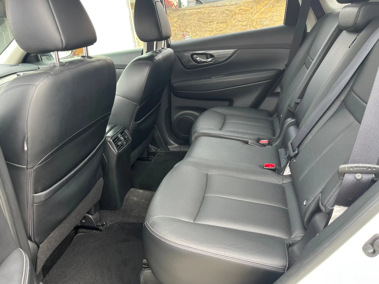 Nissan X-trail 1.6D 4WD 7места, снимка 16 - Автомобили и джипове - 54478196