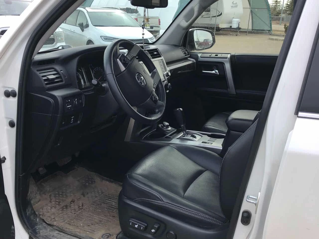 Toyota 4runner 4WD| PANO| KEYLESS| БЕЗ ИНЦИДЕНТИ| 1 СОБСТВЕНИК, снимка 8 - Автомобили и джипове - 54957591