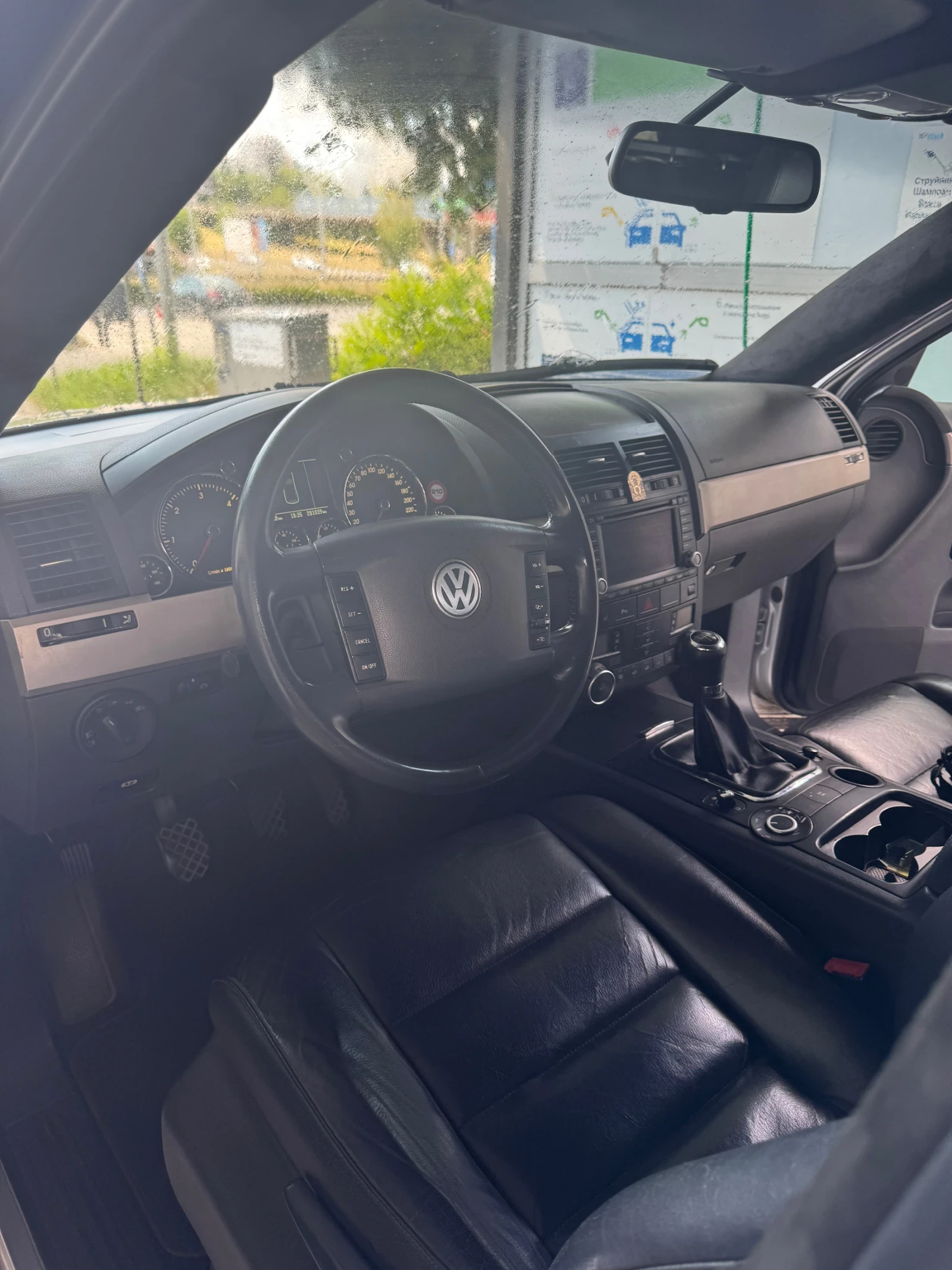 VW Touareg, снимка 9 - Автомобили и джипове - 55574219