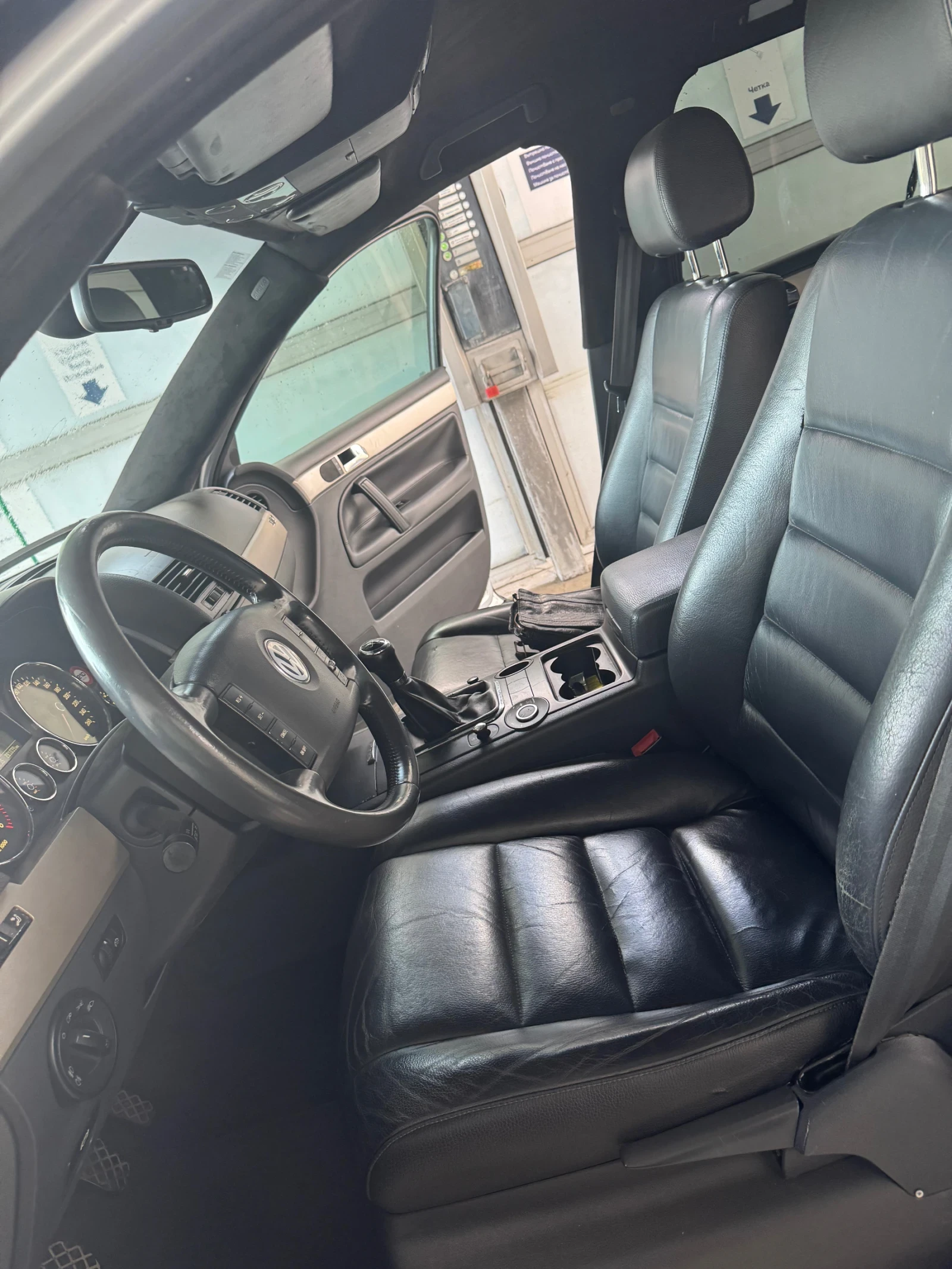 VW Touareg, снимка 10 - Автомобили и джипове - 55574219