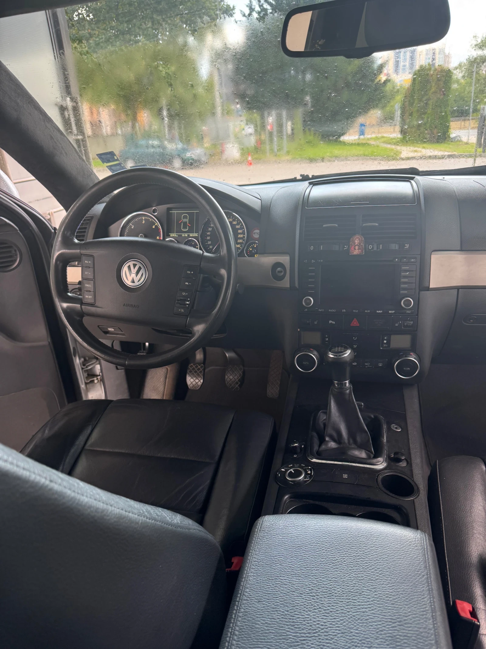 VW Touareg, снимка 11 - Автомобили и джипове - 55574219