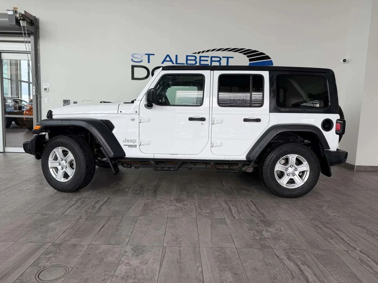 Jeep Wrangler, снимка 2 - Автомобили и джипове - 56713479