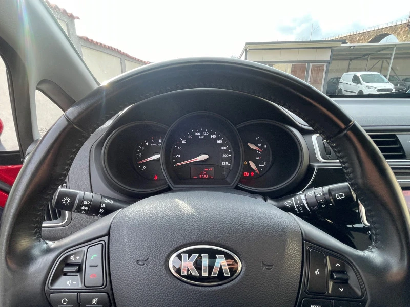 Kia Rio 1.1 CRDI Euro6 Service Book , снимка 12 - Автомобили и джипове - 46356151