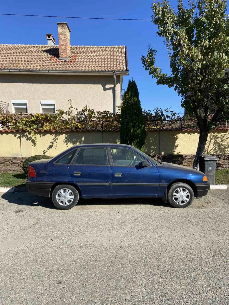 Opel Astra, снимка 3 - Автомобили и джипове - 47726121