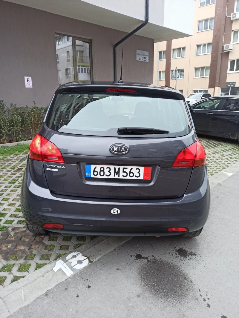 Kia Venga 1.6 автоматик / ШВЕЙЦАРИЯ, снимка 8 - Автомобили и джипове - 48953384