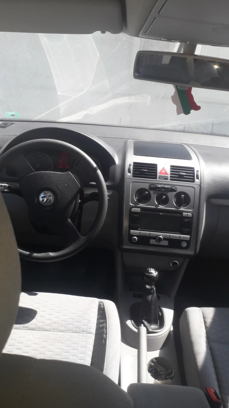 VW Touran, снимка 10 - Автомобили и джипове - 49067334