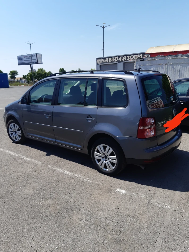 VW Touran, снимка 2 - Автомобили и джипове - 49067334