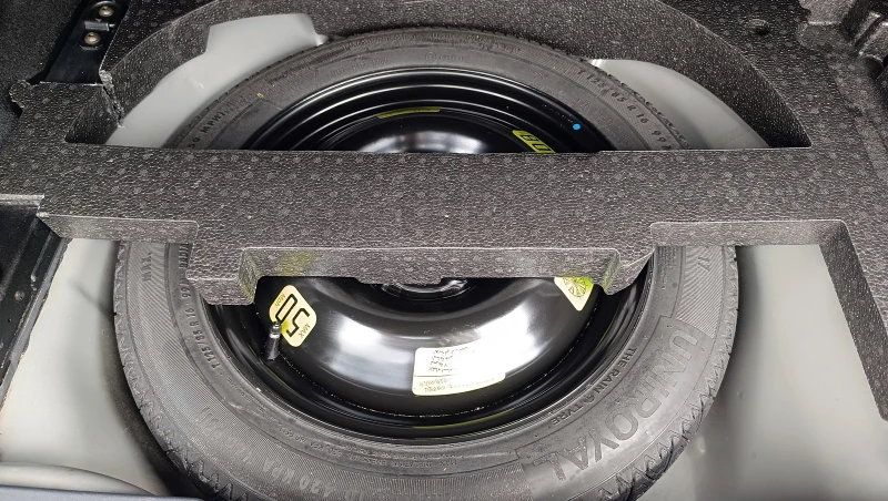 Peugeot 2008 1.5HDI, снимка 17 - Автомобили и джипове - 50524101