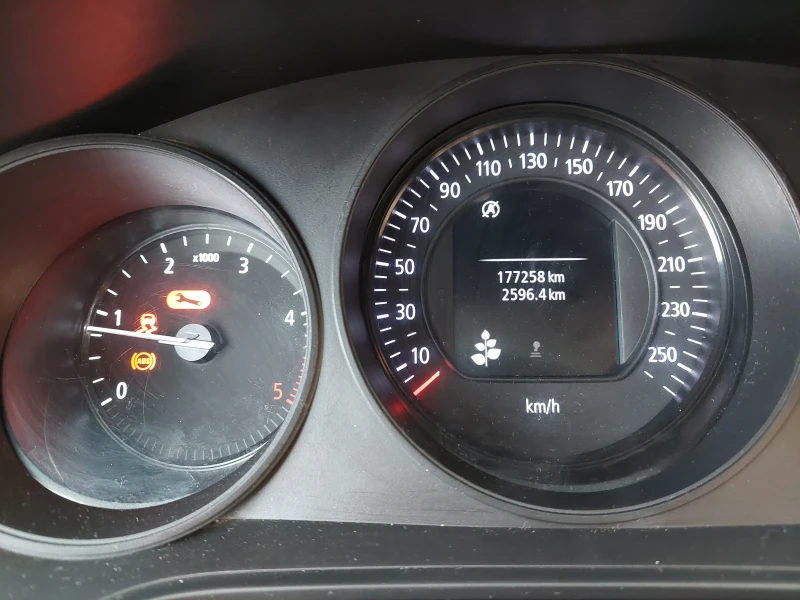 Renault Megane, снимка 7 - Автомобили и джипове - 52513949