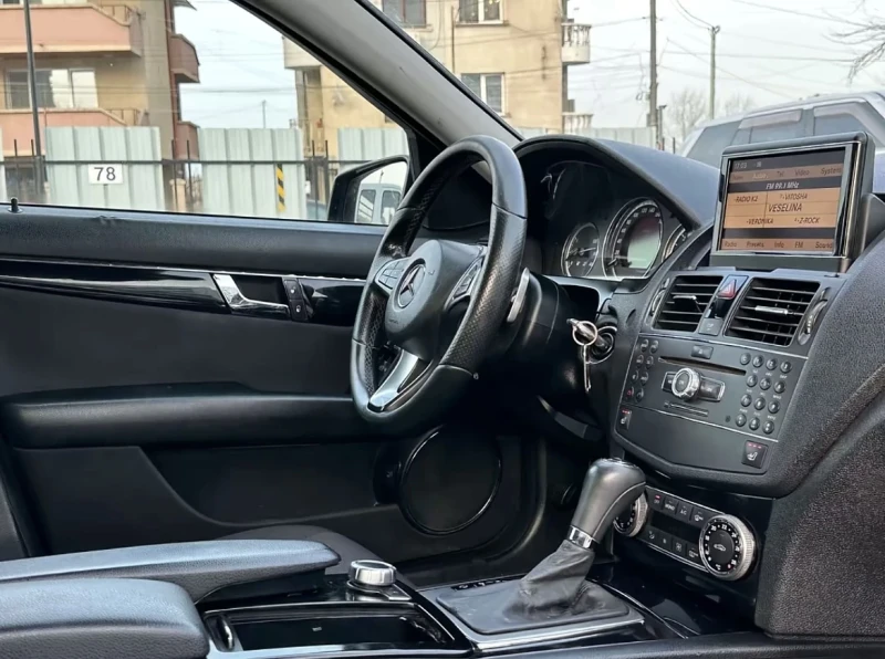 Mercedes-Benz C 200, снимка 7 - Автомобили и джипове - 52673604