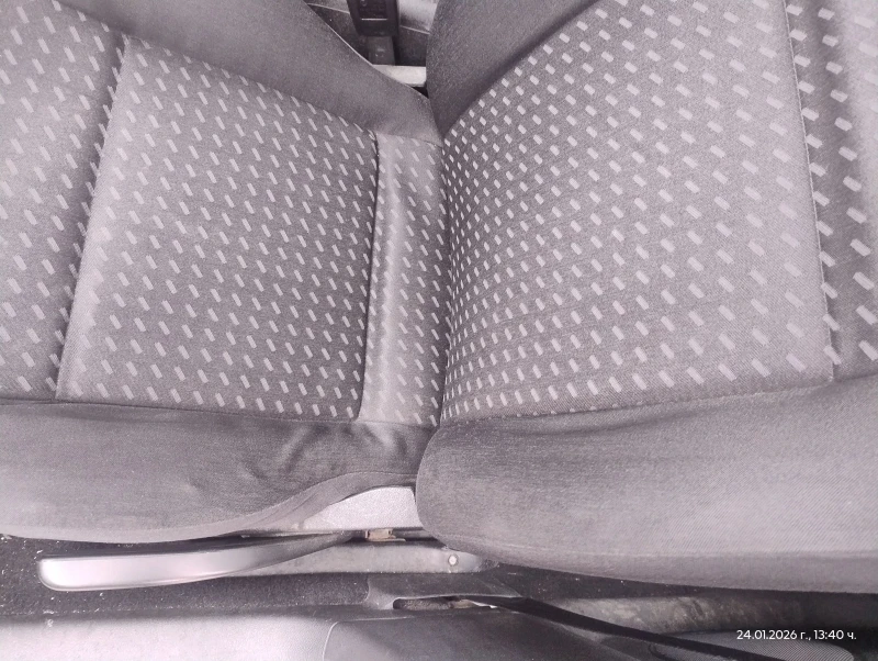 VW Golf 2.0газ автомат, снимка 14 - Автомобили и джипове - 53023613