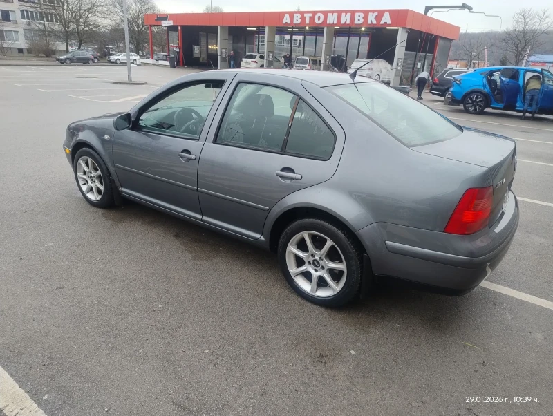 VW Golf 2.0газ автомат, снимка 6 - Автомобили и джипове - 53023613