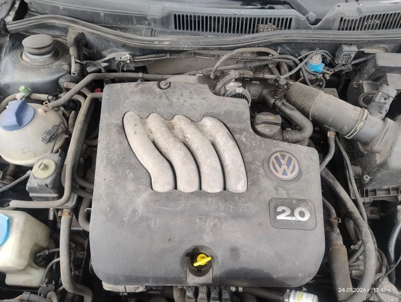 VW Golf 2.0газ автомат, снимка 13 - Автомобили и джипове - 53023613