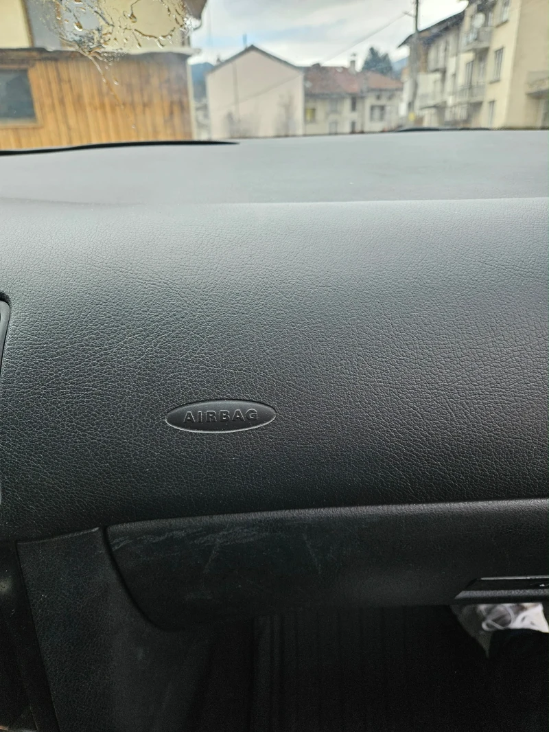 VW Golf 1.8I 4Motion, снимка 4 - Автомобили и джипове - 53134429