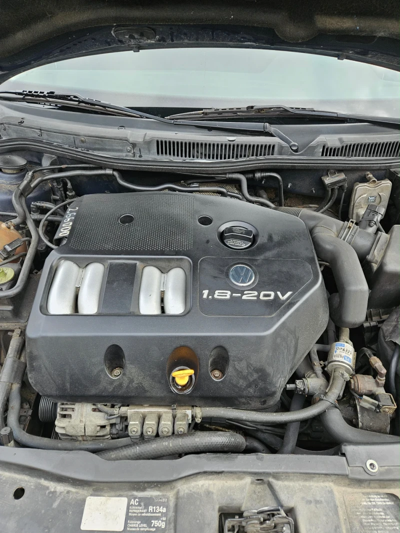 VW Golf 1.8I 4Motion, снимка 7 - Автомобили и джипове - 53134429