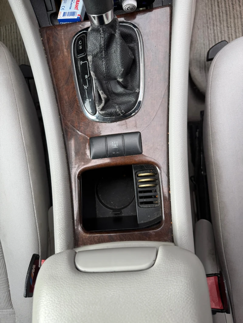 Mercedes-Benz C 200, снимка 8 - Автомобили и джипове - 53233431