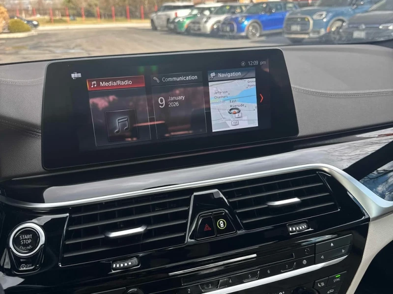 BMW 550 * xDrive * CARFAX * ДИСТРОНИК* ДВА КЛЮЧА* , снимка 9 - Автомобили и джипове - 53447971