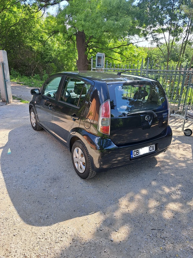 Daihatsu Sirion, снимка 4 - Автомобили и джипове - 52939313