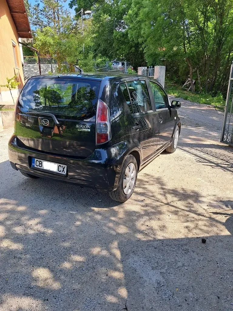 Daihatsu Sirion, снимка 3 - Автомобили и джипове - 52939313