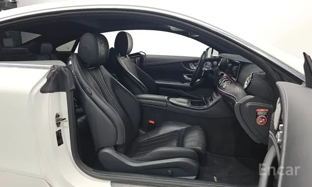 Mercedes-Benz E 300 D Coupe Обдухване Burmester Head up Дистроник Пано, снимка 10 - Автомобили и джипове - 55682938