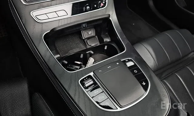 Mercedes-Benz E 300 D Coupe Обдухване Burmester Head up Дистроник Пано, снимка 12 - Автомобили и джипове - 55682938