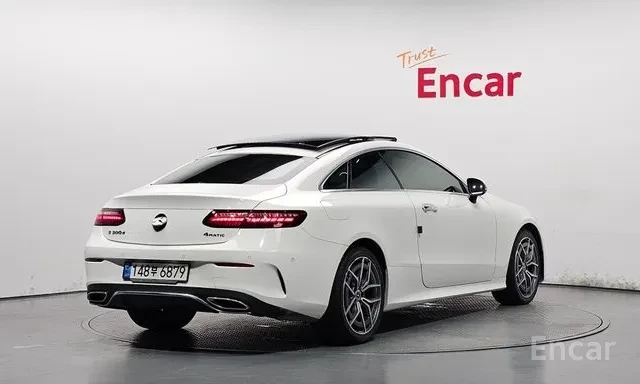 Mercedes-Benz E 300 D Coupe Обдухване Burmester Head up Дистроник Пано, снимка 3 - Автомобили и джипове - 55682938