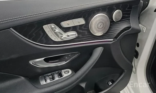 Mercedes-Benz E 300 D Coupe Обдухване Burmester Head up Дистроник Пано, снимка 15 - Автомобили и джипове - 55682938