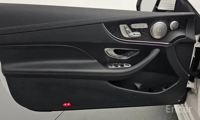 Mercedes-Benz E 300 D Coupe Обдухване Burmester Head up Дистроник Пано, снимка 9 - Автомобили и джипове - 55682938