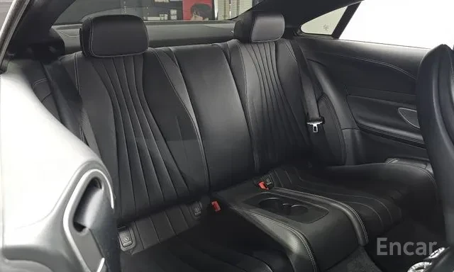 Mercedes-Benz E 300 D Coupe Обдухване Burmester Head up Дистроник Пано, снимка 11 - Автомобили и джипове - 55682938