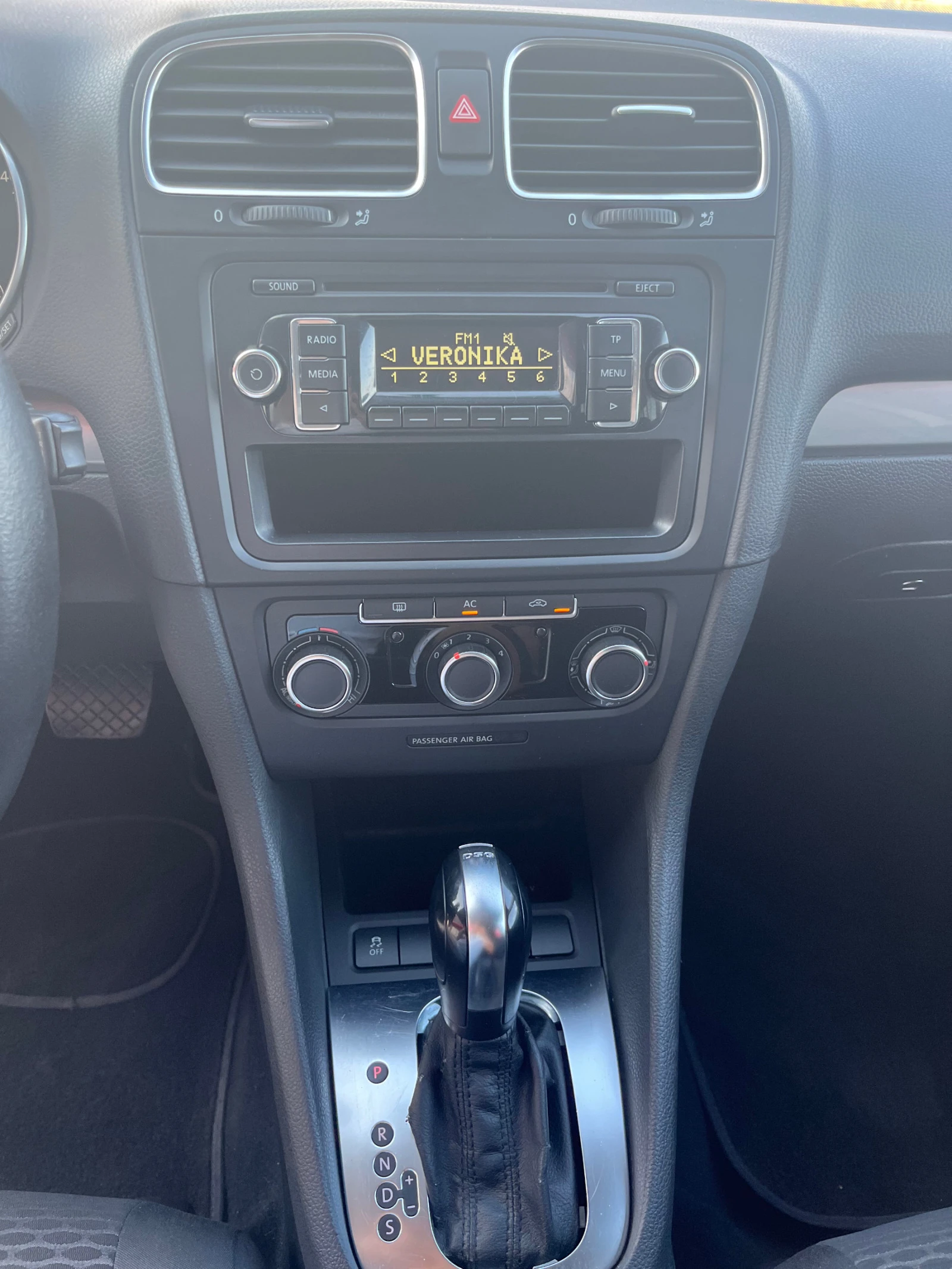 VW Golf 1.6TDI автоматик - изображение 8