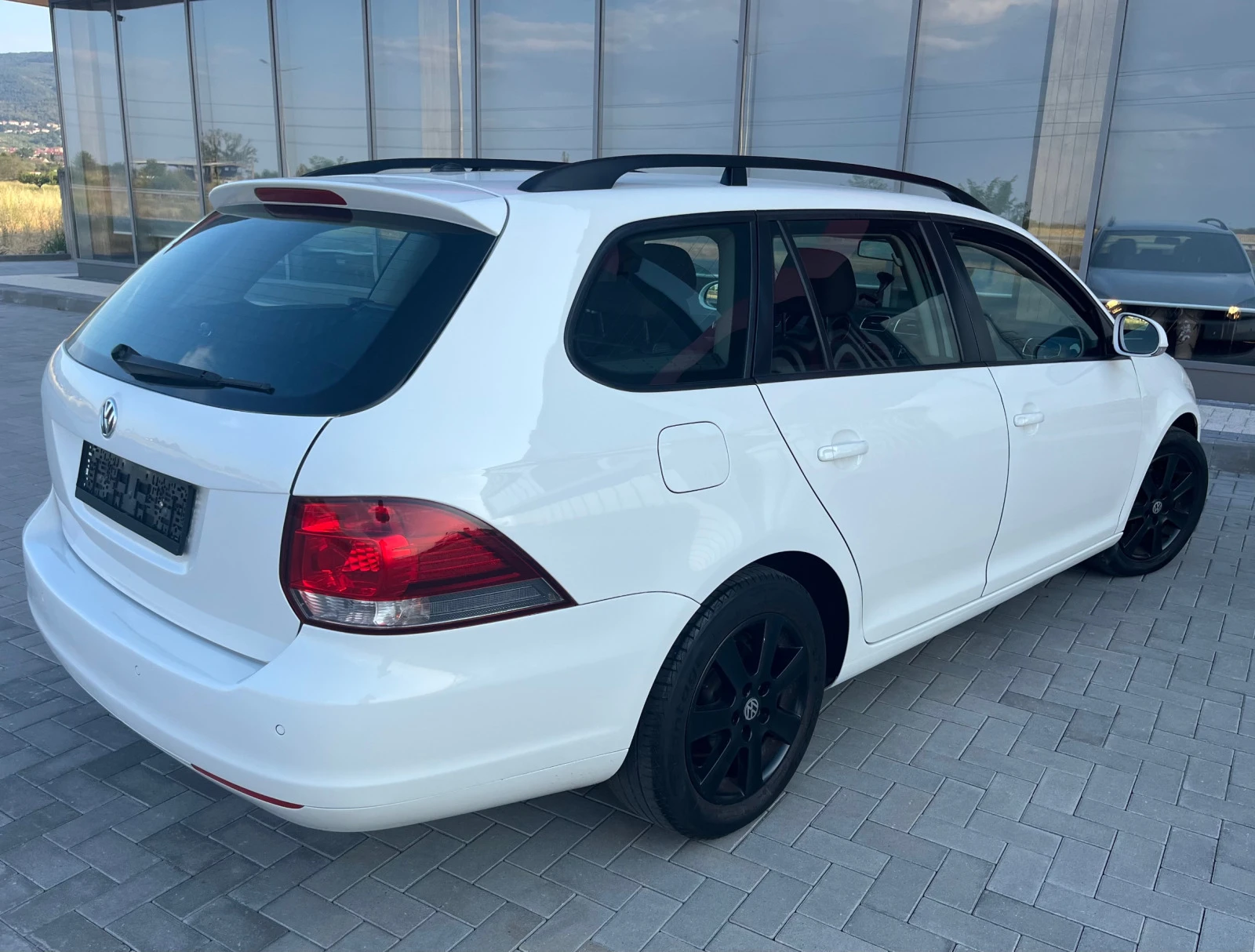 VW Golf 1.6TDI автоматик - изображение 6