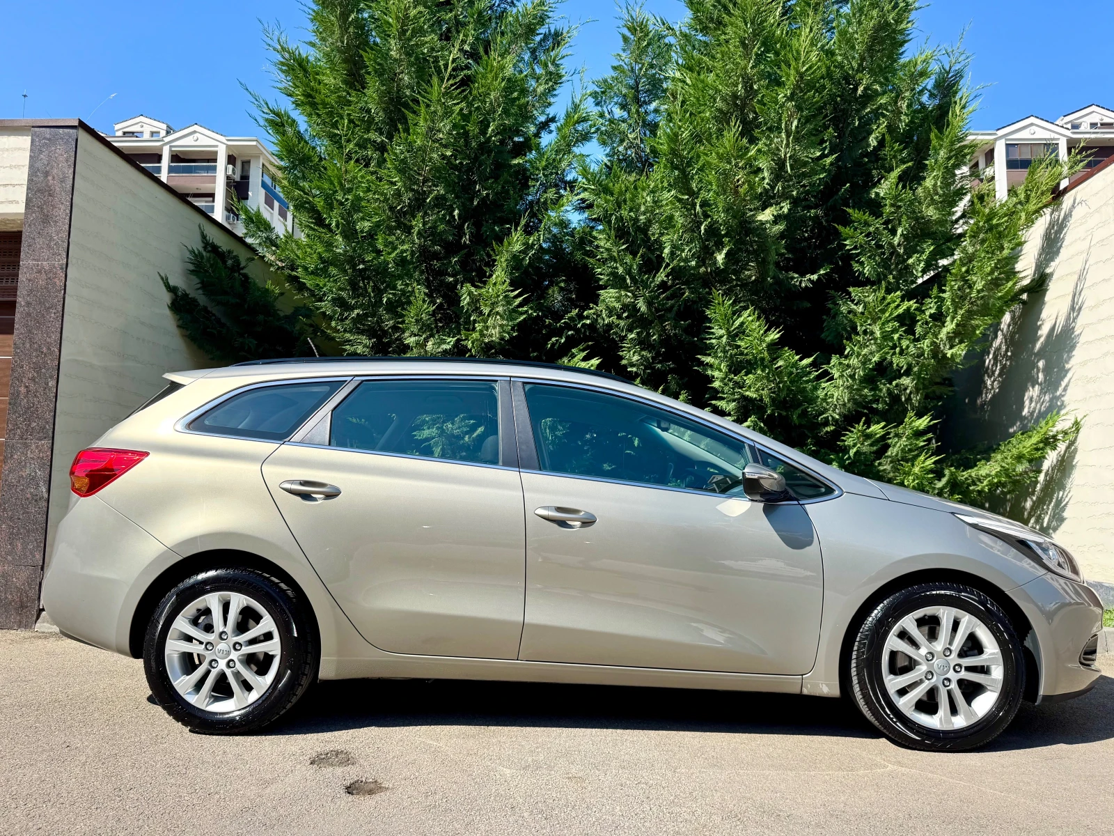 Kia Ceed 1.6i NAVI KOJA LED PARKTRONIK - изображение 4