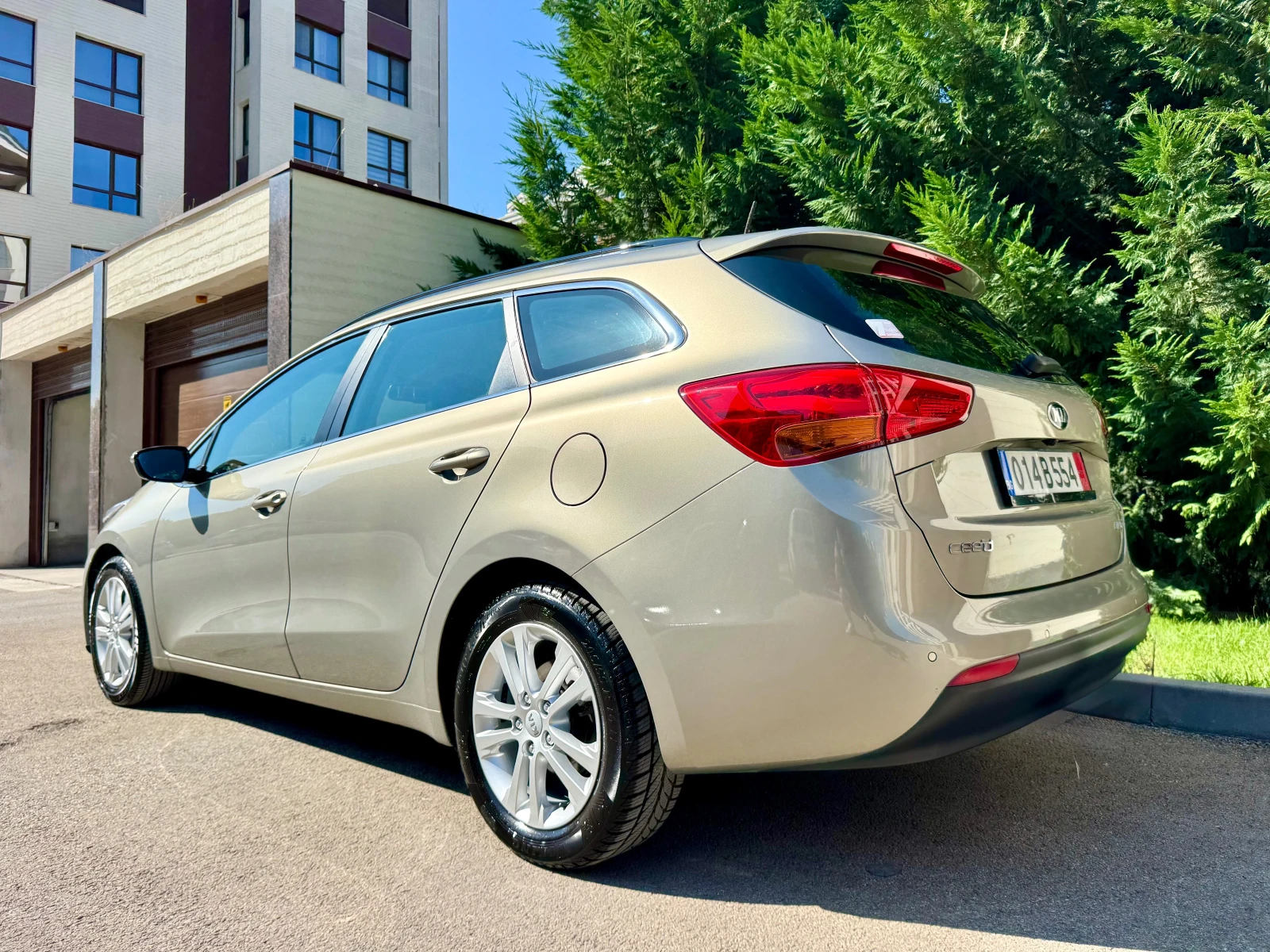 Kia Ceed 1.6i NAVI KOJA LED PARKTRONIK - изображение 7