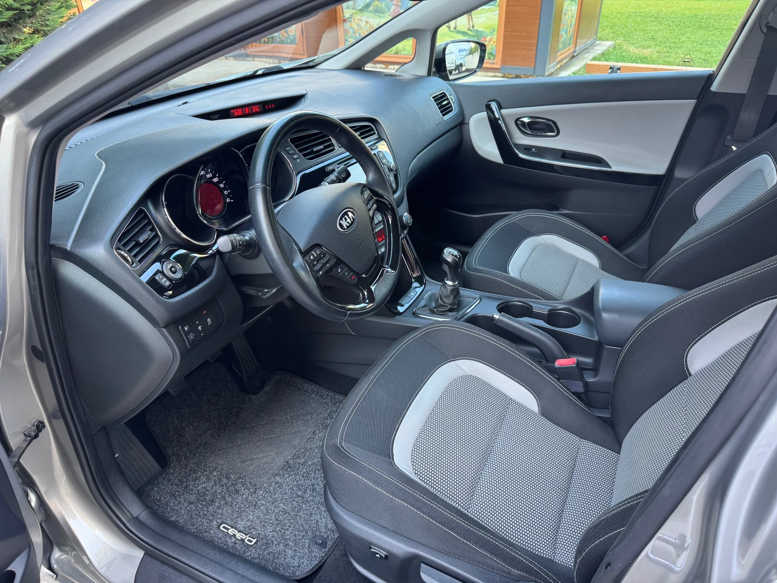 Kia Ceed 1.6i NAVI KOJA LED PARKTRONIK - изображение 9