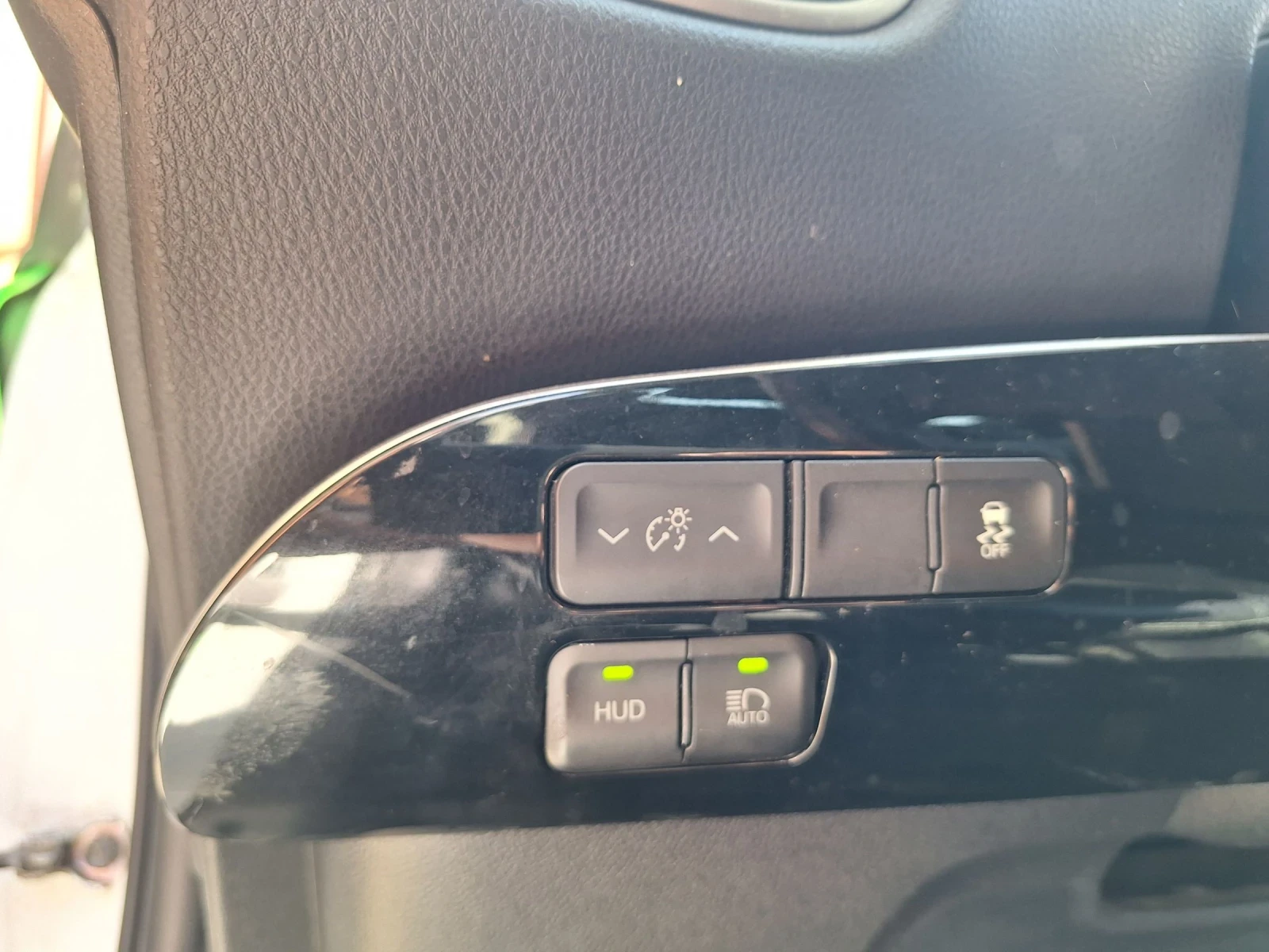 Toyota Prius 1.8 hybrid  - изображение 9