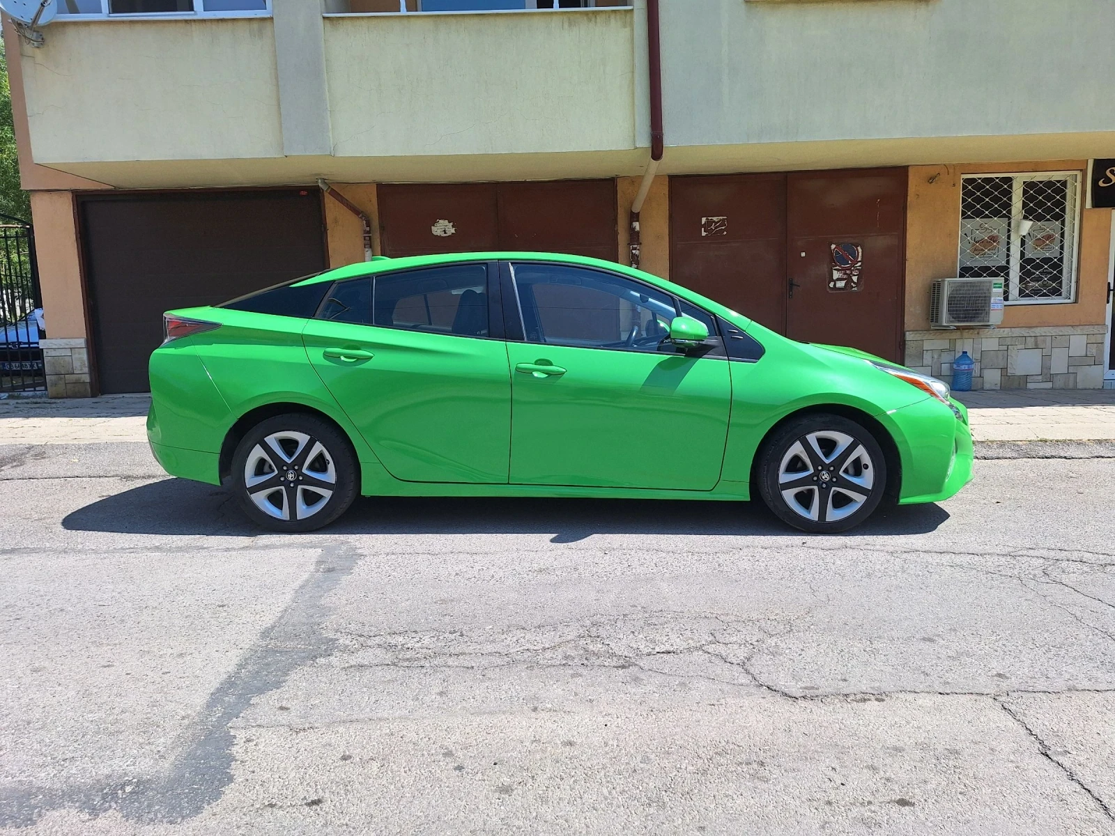Toyota Prius 1.8 hybrid  - изображение 3