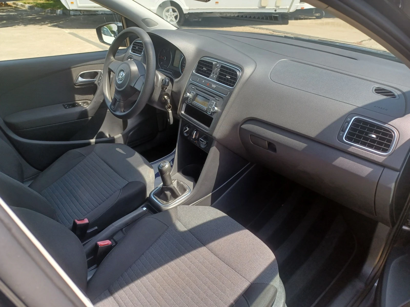 VW Polo 1.6TDi - изображение 8
