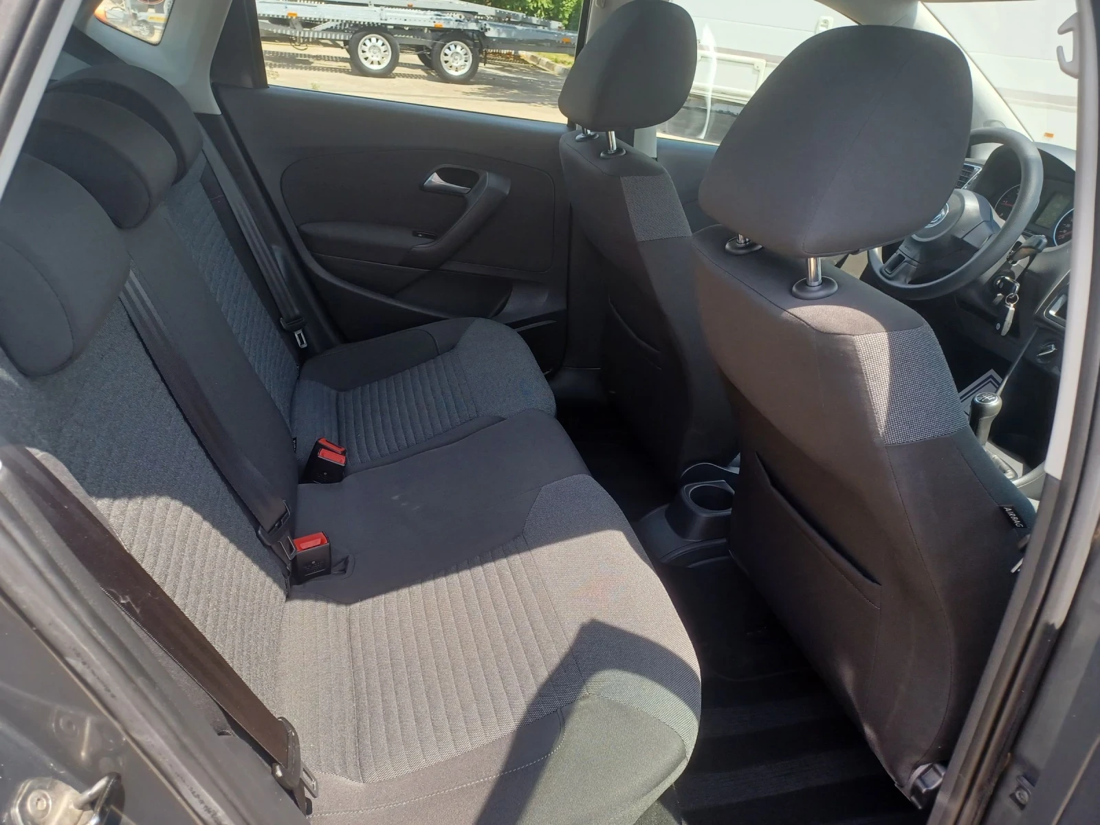 VW Polo 1.6TDi - изображение 9