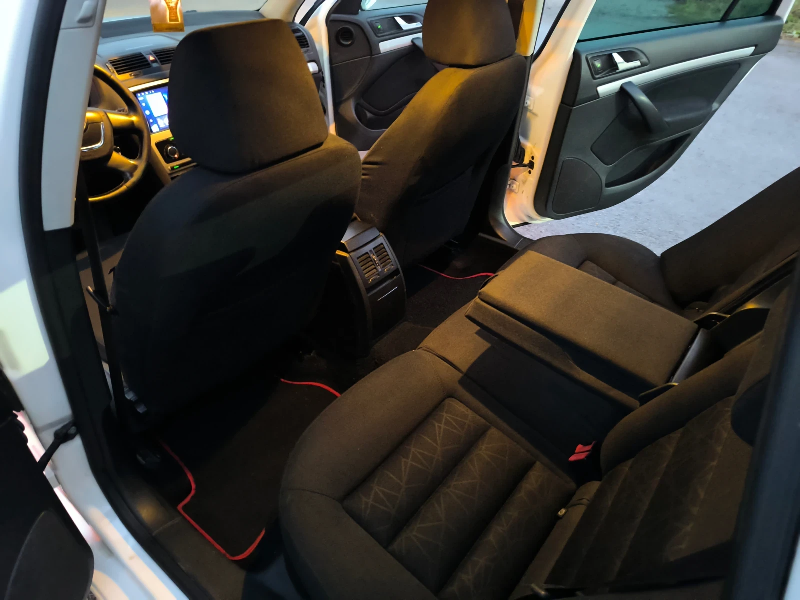 Skoda Octavia Фейслифт  | Mobile.bg — изображение 16