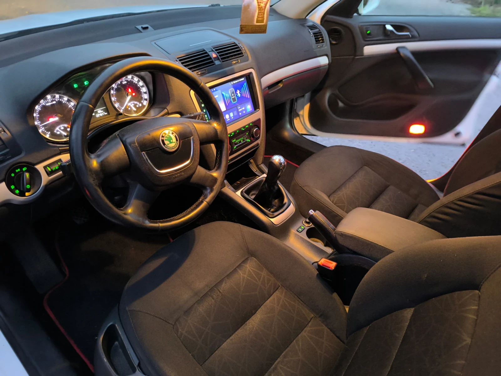 Skoda Octavia Фейслифт  | Mobile.bg — изображение 14