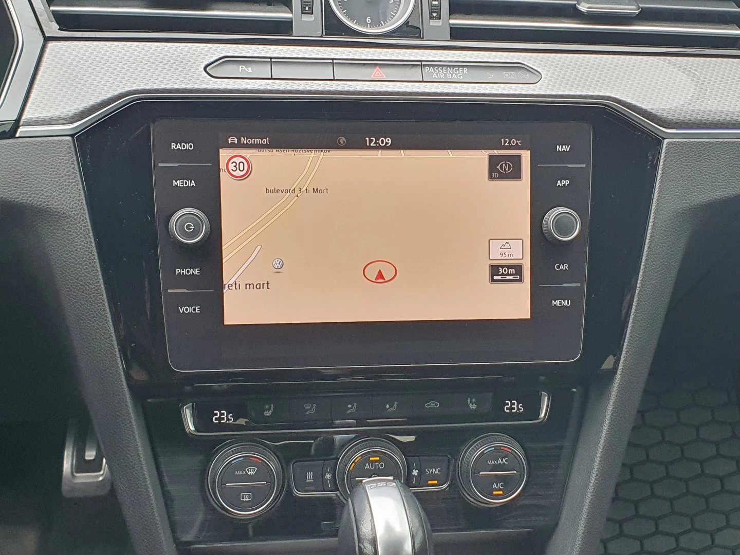 VW Passat 2.0TDI BMT 4MOTION - изображение 7