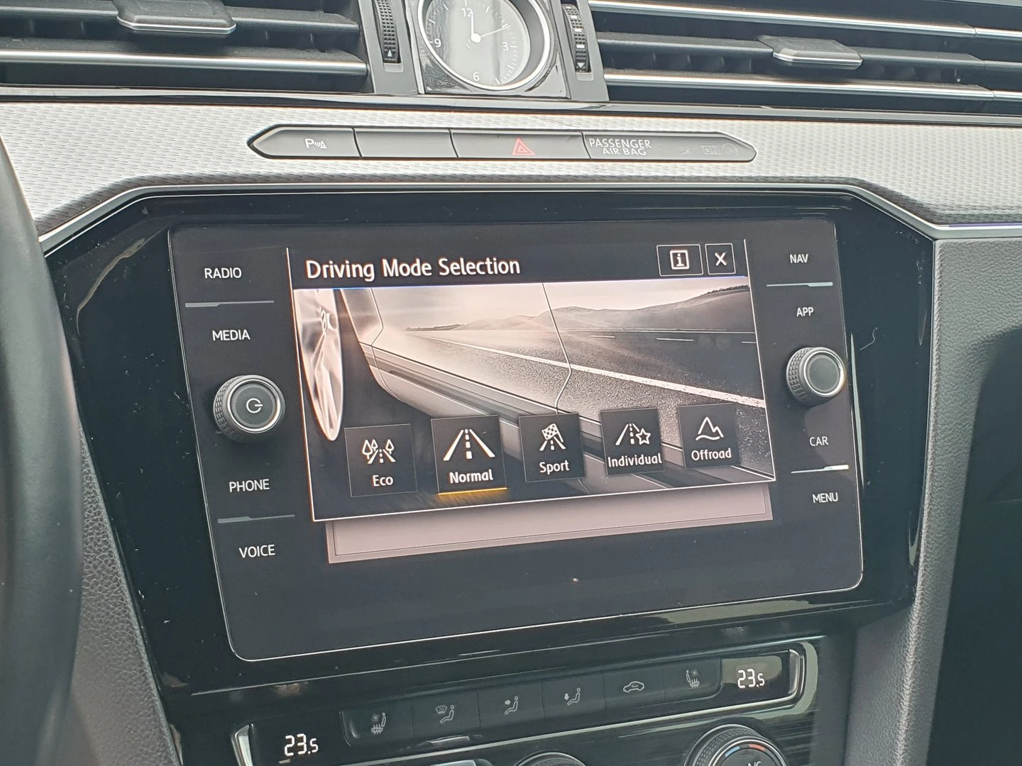 VW Passat 2.0TDI BMT 4MOTION - изображение 10