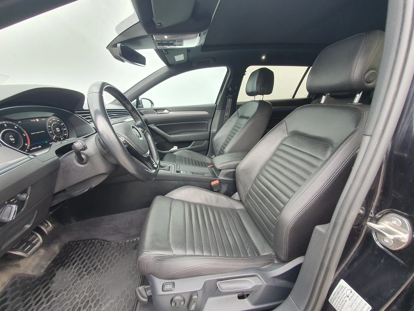 VW Passat 2.0TDI BMT 4MOTION - изображение 4