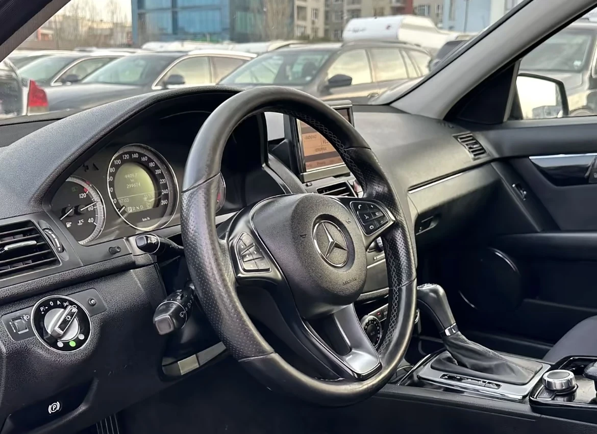 Mercedes-Benz C 200  - изображение 6